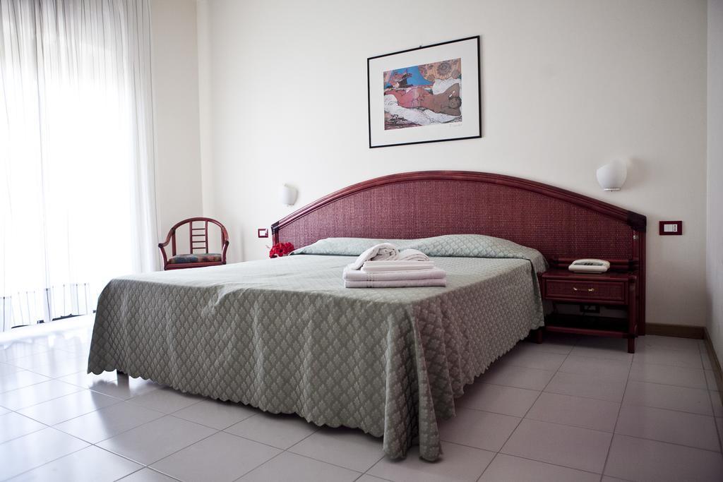 Hotel Club Helios Νότο Δωμάτιο φωτογραφία