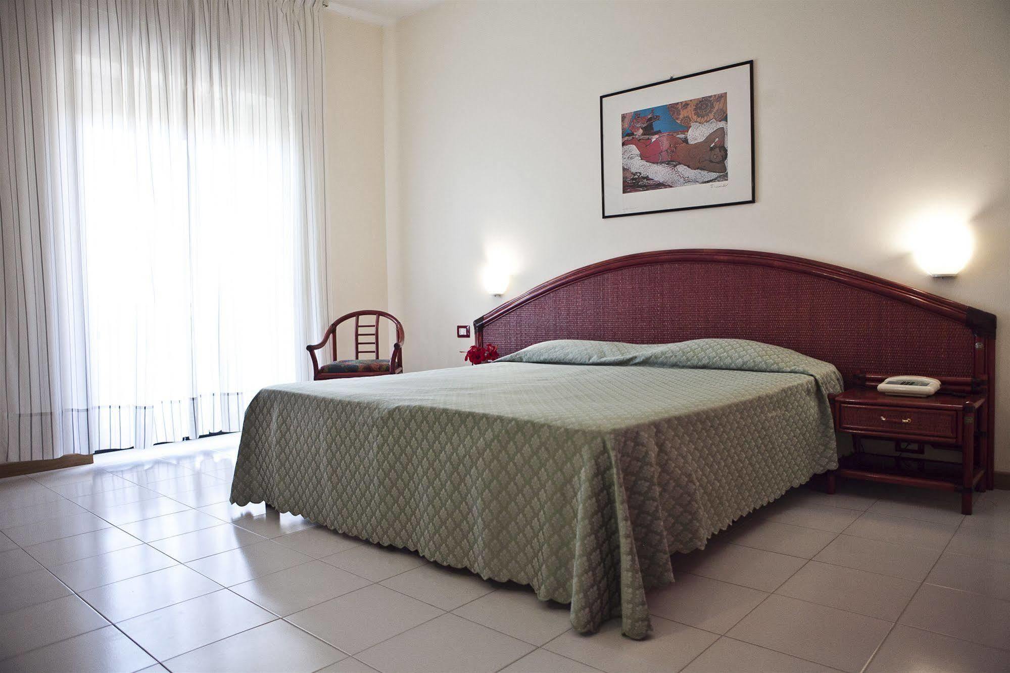 Hotel Club Helios Νότο Εξωτερικό φωτογραφία